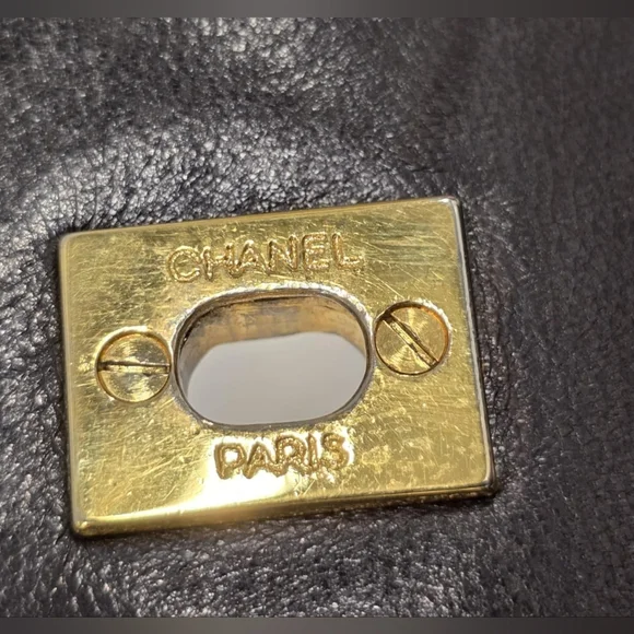 CHANEL Black Lambskin Camera Bag Vintage - Picture 11 of 16